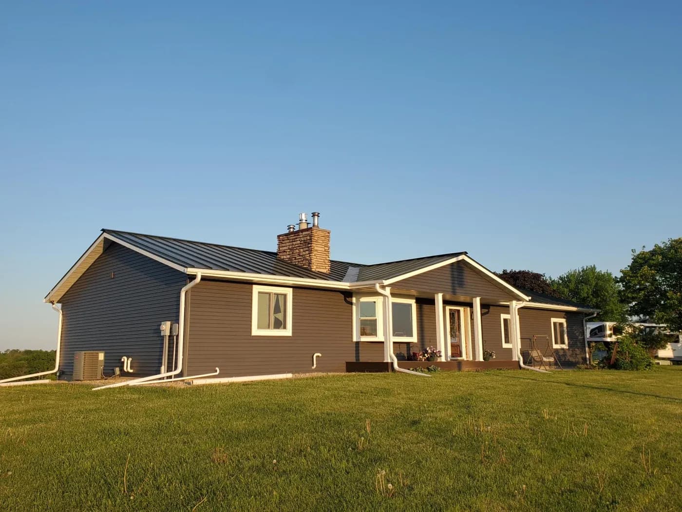 1 Provia Signature Vinyl Siding Nightfall Gutters Soffit Fascia White Chaseburg Wi